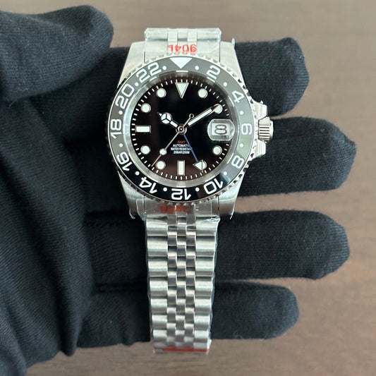 Black GMT – The Trailblazer’s Companion - Fairwood Watch Co.